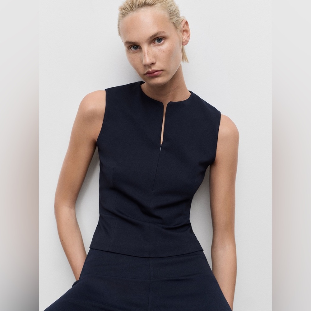 NWT MANGO Fitted Zip-Up Top in Navy